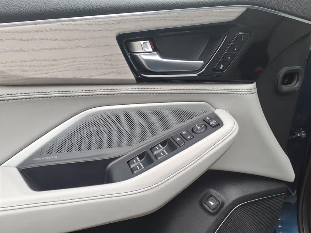 2025 Acura MDX SH-AWD w/Advance Package