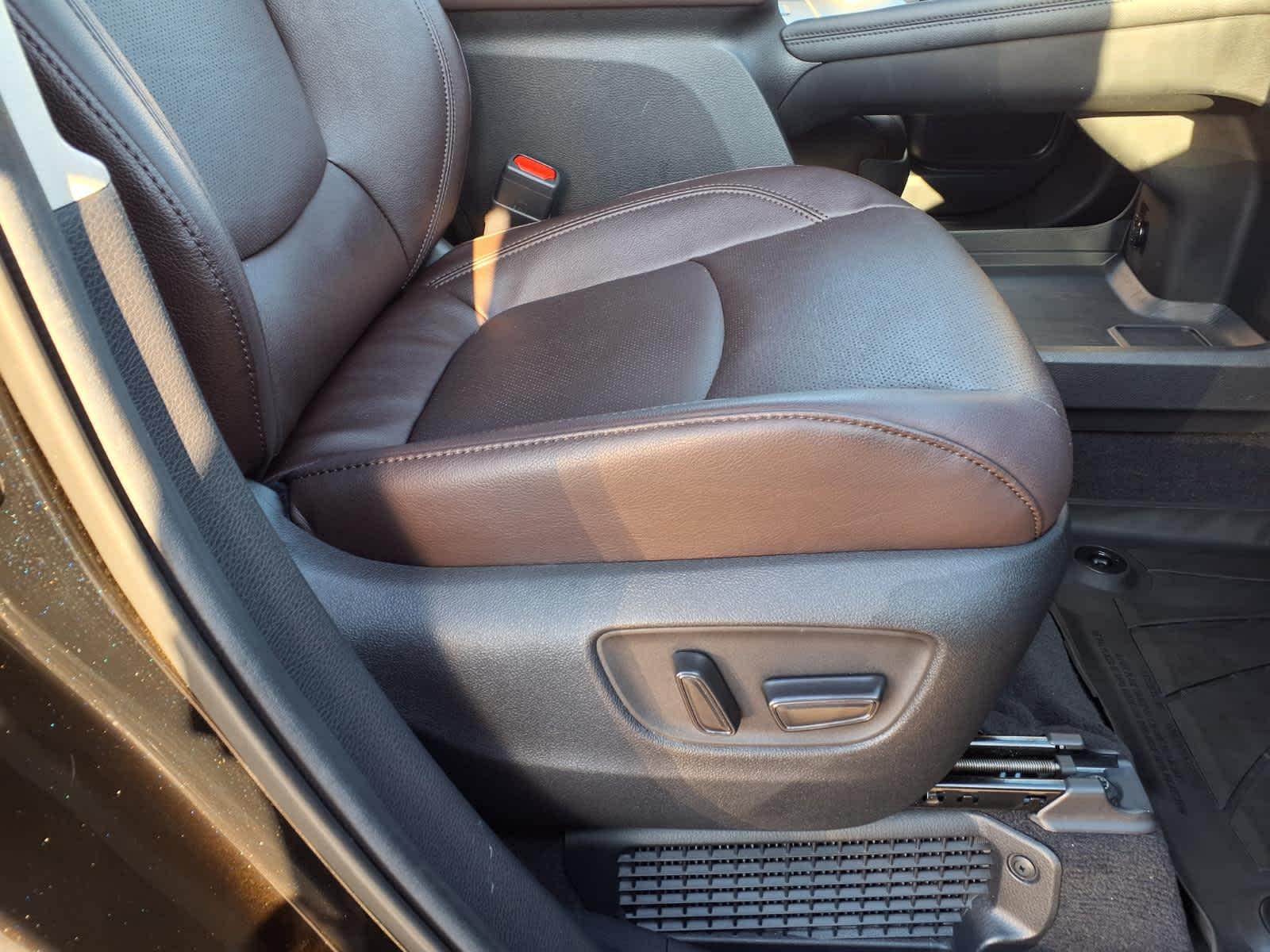 2024 Toyota Sienna Platinum AWD 7-Passenger