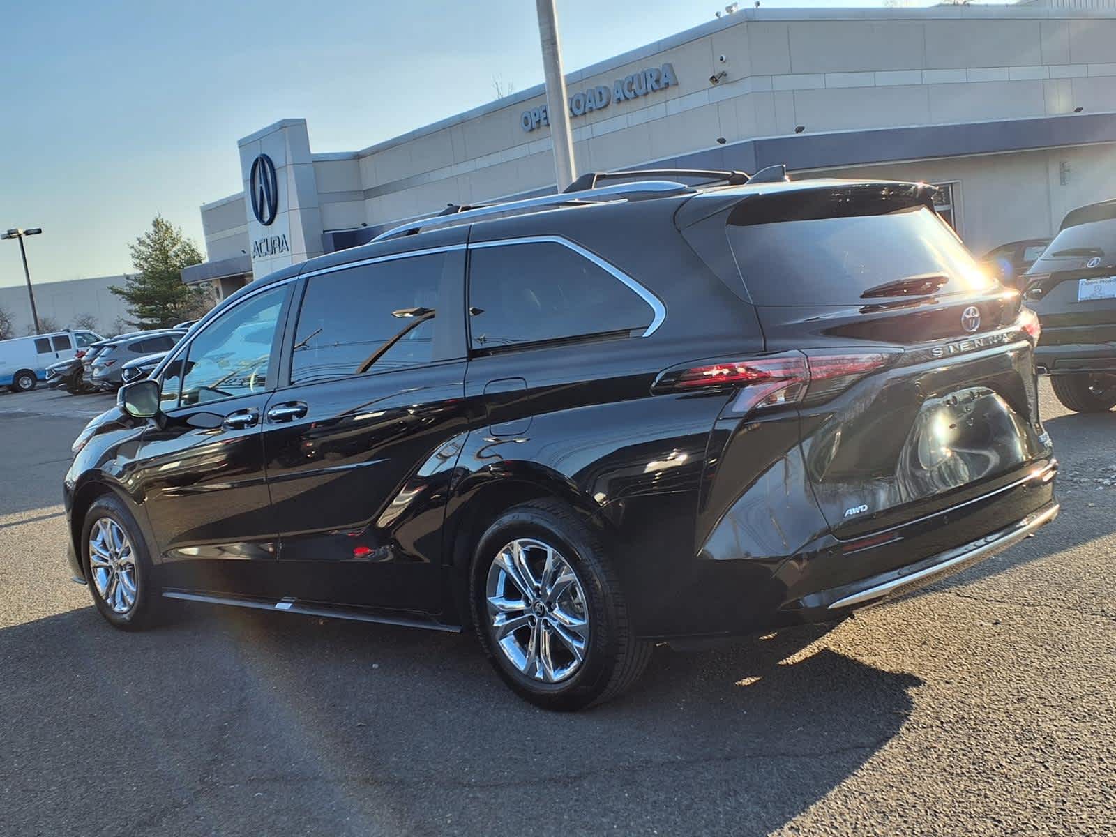 2024 Toyota Sienna Platinum AWD 7-Passenger