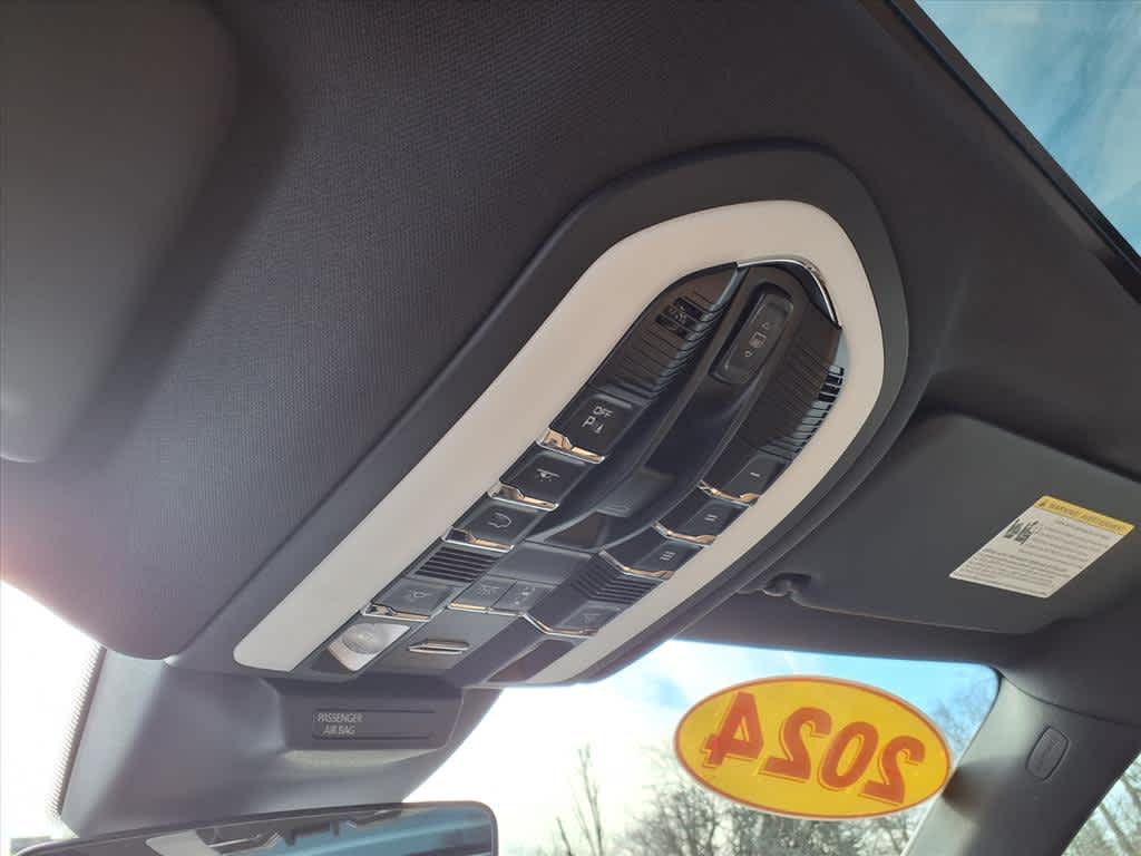 2024 Porsche Macan AWD