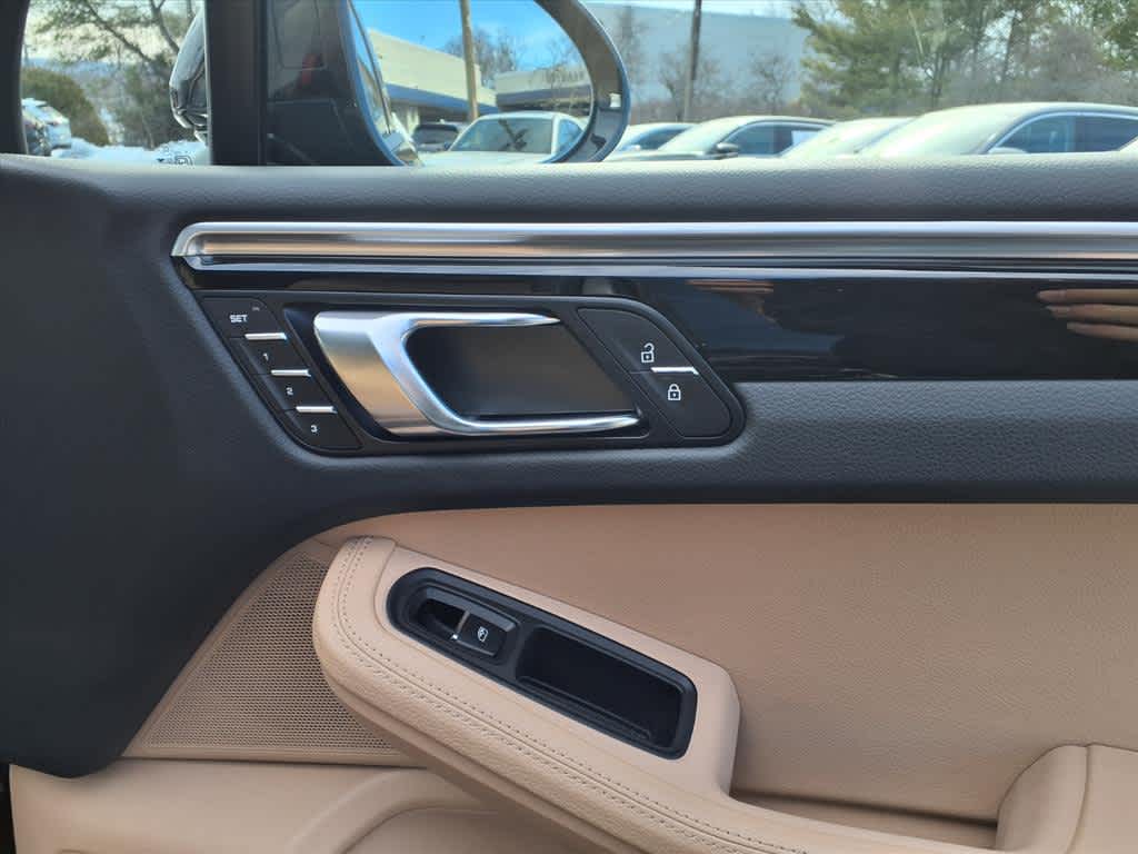 2024 Porsche Macan AWD